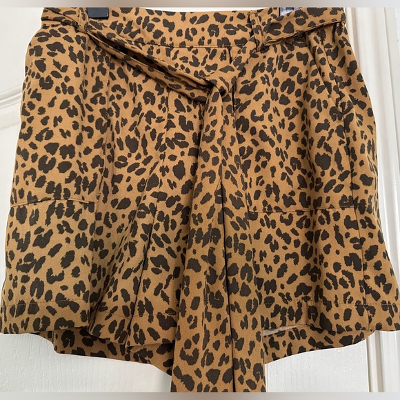 NWOT Leopard print high waisted shorts - Picture 3 of 5